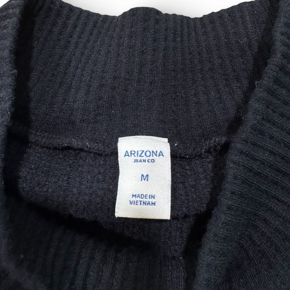 Black Ribbed Crop Top - Picture 2 of 2